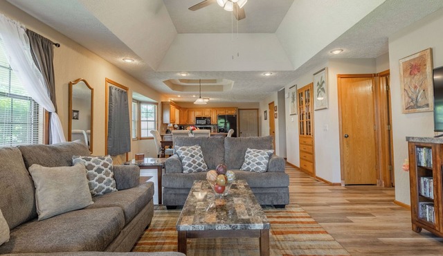 Republic Oasis, 2 Beds, 2 Bath, 1 pet Ok.