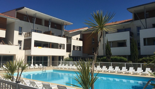 Res. Standing 2 swimming pools, 350 m beach Moliets, apt 6 pers, 2 ch, garden level