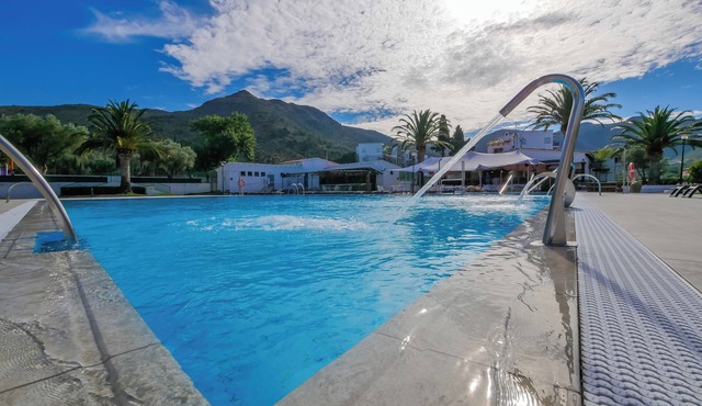 Rescator Resort 108 - One Bedroom Resort, Sleeps 4