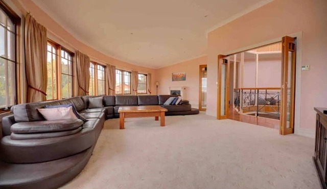 Reservoir - Truly Unique - Sleeps 14