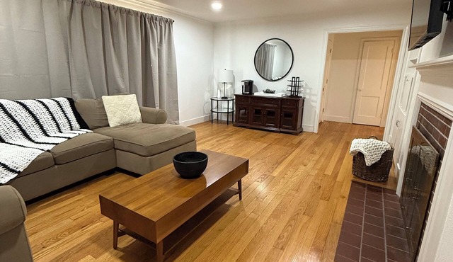 Reset, Relax, and enjoy Stockton! Located Near The University of Pacific!