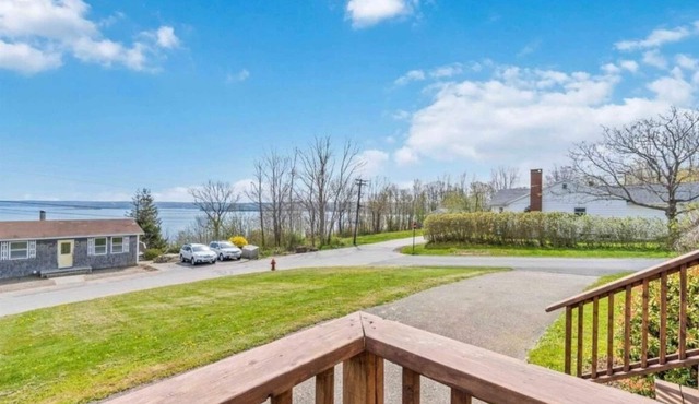 RESIDENCE@151n3-bedroom home in captivating Digby Town, WiFi, AC, Streaming.