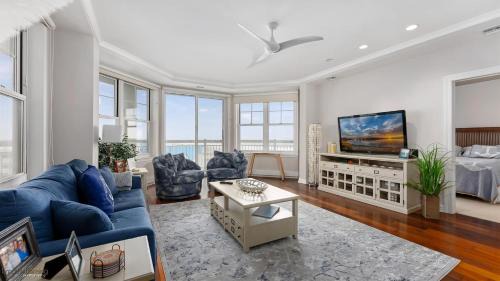 Residence 709 At The Grand