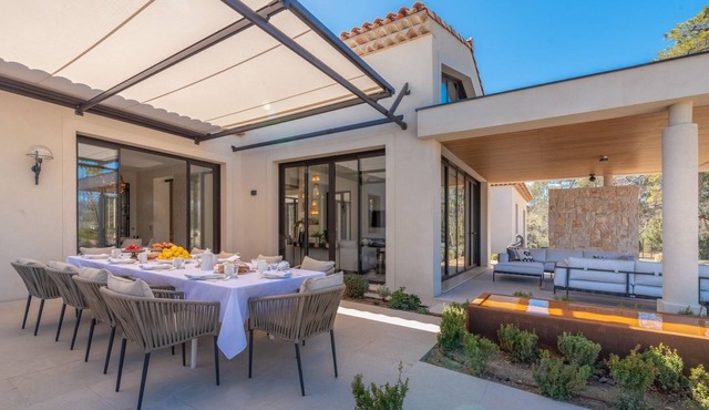 Residence Anabelle - Four Bedroom Villa, Sleeps 8