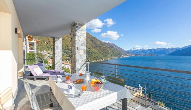 Residence degli Oleandri 2A, Argegno, Italy