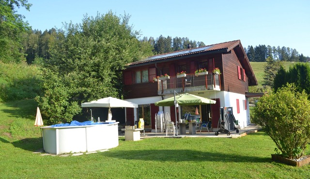 Residence des Papaillons in the center of Gruyère in a holiday region.