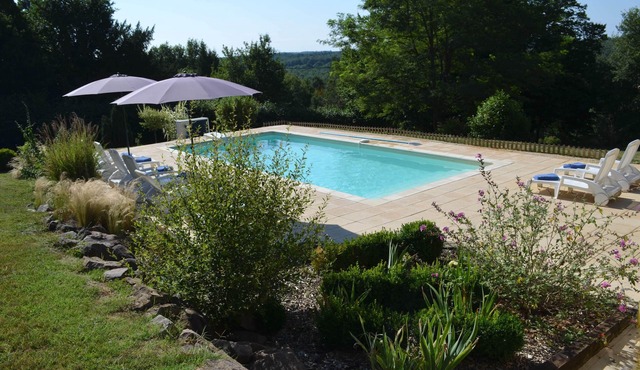 Residence in the heart of Perigord with heated pool