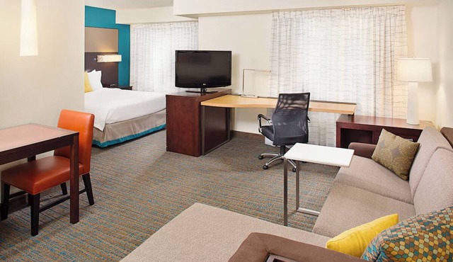 Residence Inn Detroit Livonia, 2 Studio Queen Rooms, Complimentary Breakfast