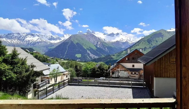 Residence La Fontaine Du Roi - Apartment 6 beds, 300m from the ski slopes, mountain view