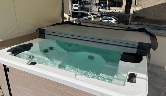 *Residence Le Théâtre* Le Noir, SPA, central location