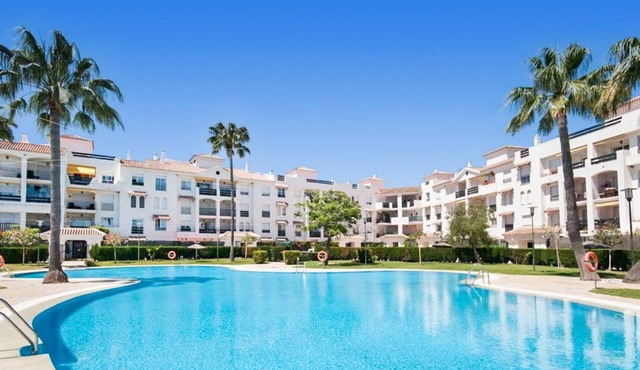Residence Lorcrisur in Marbella, Puerto Banus, Costa del Sol, 2 bedrooms