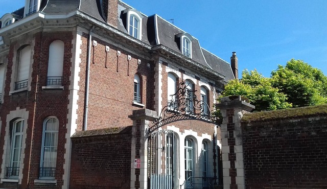 residence of the castle ** in the heart of the ramparts