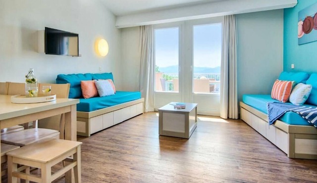 Residence Pierre & Vacances Les Parcs de Grimaud*** - Apartment for 6 people - 1 bedroom + 1 sleeping area - Terrace or balcony - Sea view