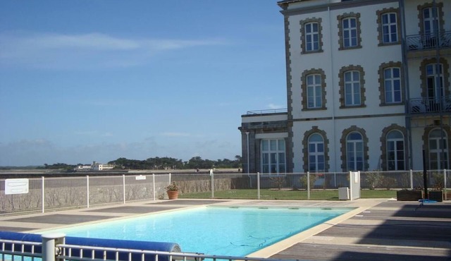 Residence Saint-Gcustan, swimming pool and direct beach access