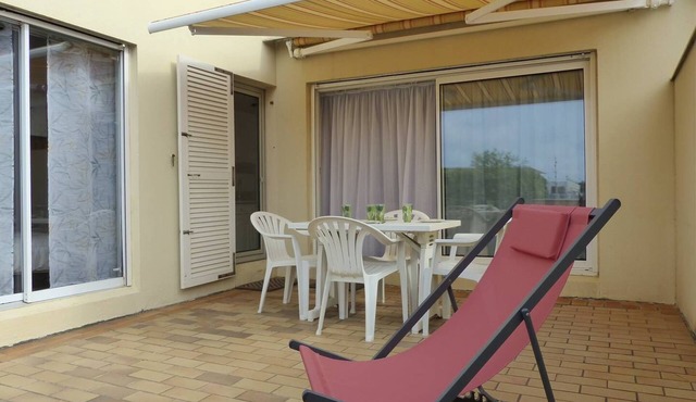Residence " Terrasses de l'Océan" - Flat for 4 persons with marina view- Free Wifi.