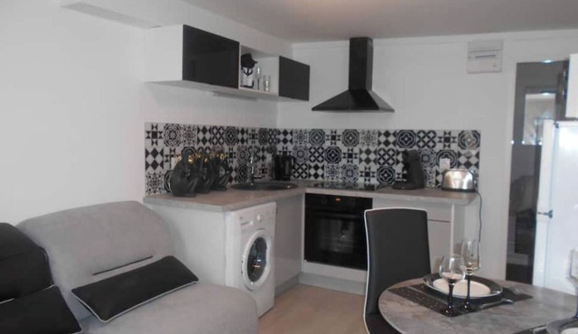Residence Valissou - Black and white apartment decoration