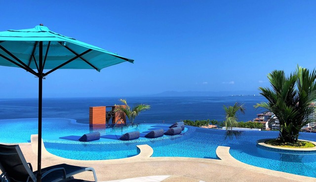 Residences by Pinnacle, Rooftop Pool & Bar, Zona Romantica, Puerto Vallarta