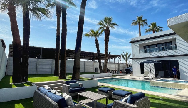 Residencia de Lujo en Zona Céntrica en Mexicali!