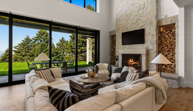 Resolute Ridge: Peak Lodge