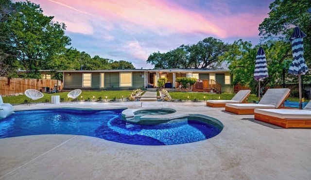 Resort 4BR w/Pool, Hot Tub, Pickleball, Sleeps 12