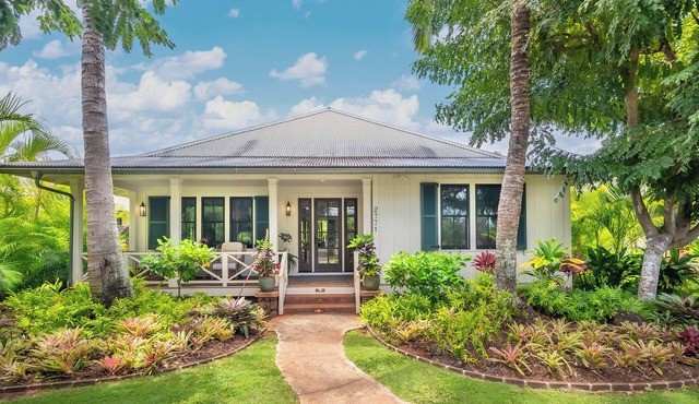 Resort Amenities | Golf Course View | Cottage + Guesthouse