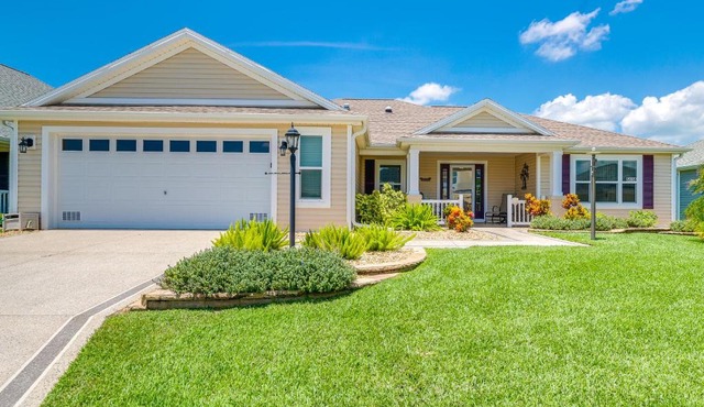 Resort Amenities Home in The Villages Near Golf!