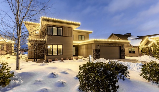 Resort amenities ~ mtn, golf views ~ hot tub ~ ample parking ~ concert shuttle