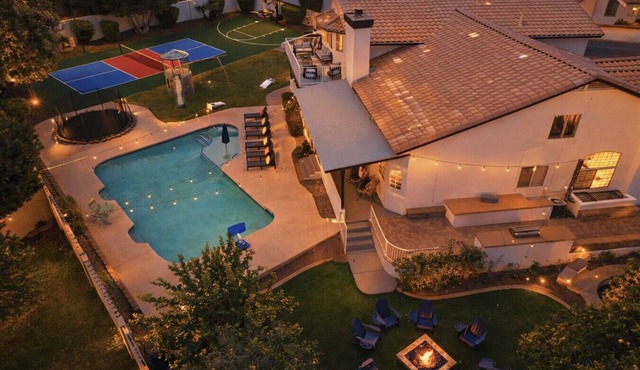 Resort Backyard! Heated Pool+Hot Tub, Pickleball