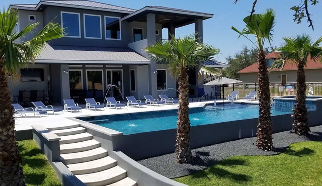 Resort by Lazy Haven, Hill Country on Lake LBJ, Sleeps 30, Sports Pool/Hot Tub