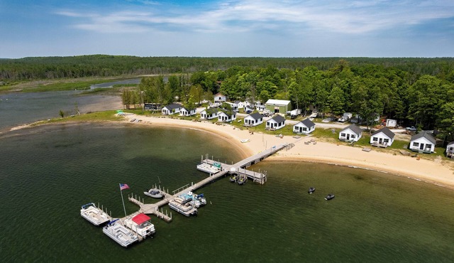 Resort Cabin On Lake Huron! Pets Welcome
