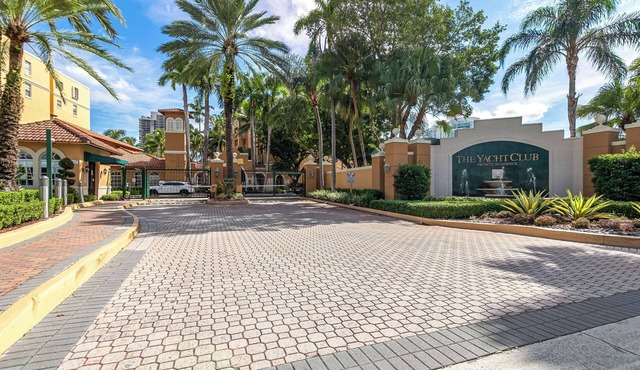 Resort Condo By Aventura Mall! Gated Community