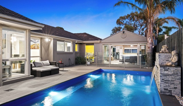 Resort Experience: Pool, BBQ, Games with lots of space and fun in Pakenham