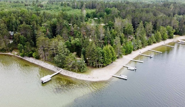 Resort for family reunions, weddings, and more. Pristine lake. Sleeps 68 people
