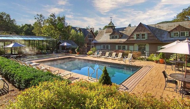 Resort Home with heated Pool and Tennis