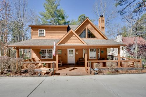 Resort Innsbruck Cabin with a Hot Tub and Deck!