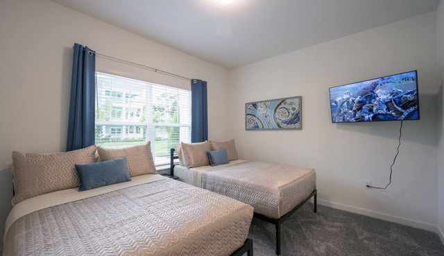 Resort: KING bed, POOL, Moffitt, Busch Gard