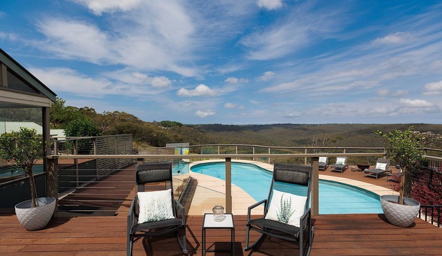 Resort like hobby farm stay for big families by Kuringai Chase National Park