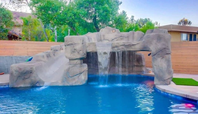Resort Like Oasis: 7BR Home, Pool, Hot Tub & Bar