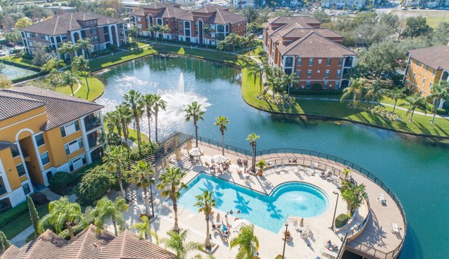 Resort-like setting a short drive to beaches and downtown, new vinyl plank floor