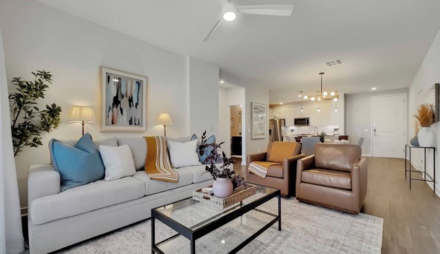 Resort Living in Ocotillo. 2 King Suites. Pool, Gym, Pickleball