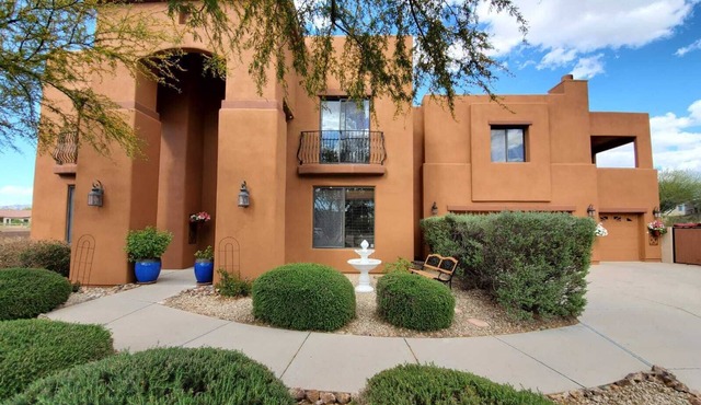 RESORT LUXURY OASIS PEACEFUL HOME-6BDRS 8BD 3 BT-PET friendly GARDEN HEATED POOL
