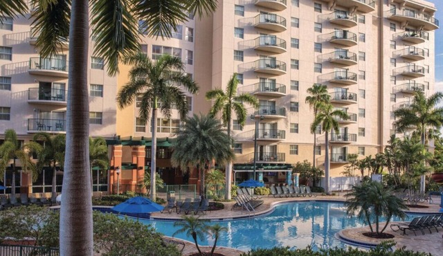 Resort Managed 2 BR -Sleeps 8 at Wyndham Palm Aire -Pools, Free Beach Shuttle!
