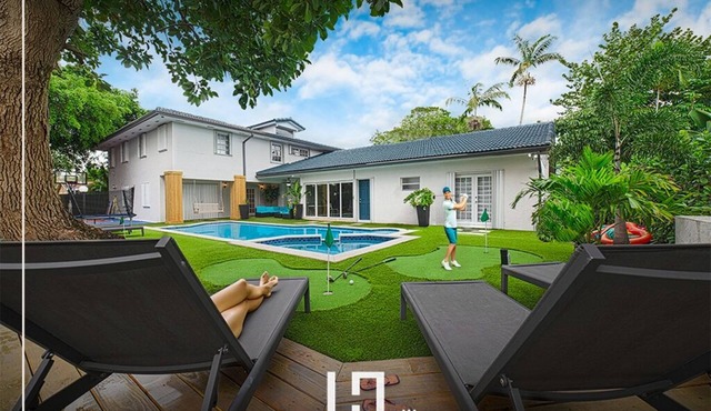 Resort Near Zoo & The Falls Pool/Spa, BBQ & Gym