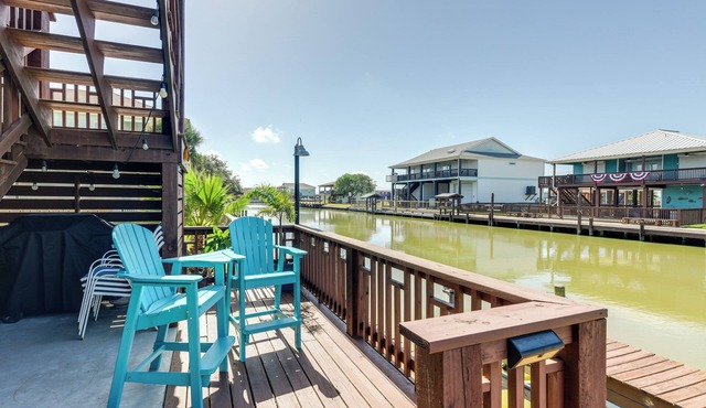 Resort Perks: Waterfront Rockport Home!