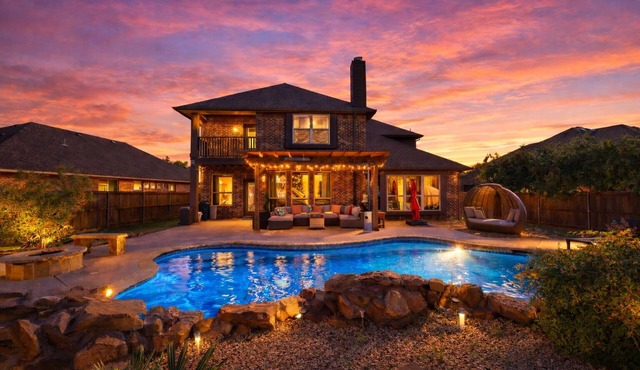 Resort Pool - Heated or Chilled, Game Room, Fire Pit, Near PGA Frisco & Denton!