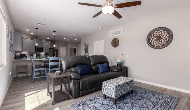 Resort Poolside! Private Patio! Peaceful The Cays Ocotillo with Amenities Galore!