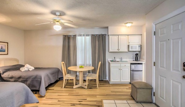 Resort Studio in Calabash Golf, Dine and Swim!