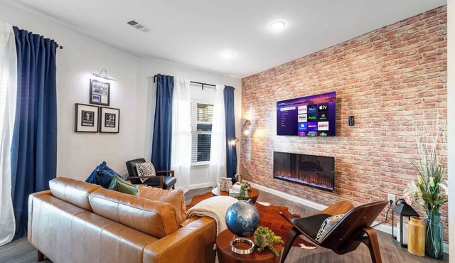 Resort Style 1BR Near Lackland & Medical Center - Pool Gym Parking Pets OK
