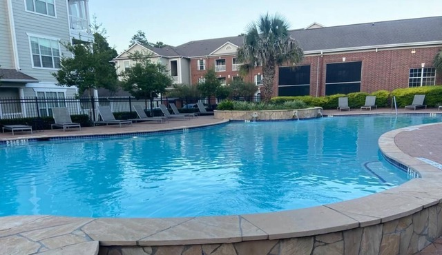 Resort-Style 2 bed/2bath Apartment in The Woodlands, TX