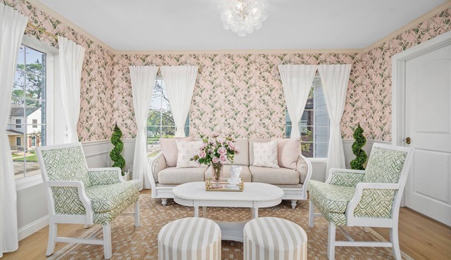 Resort-Style 3BR/3BA Pool & Spa Gated